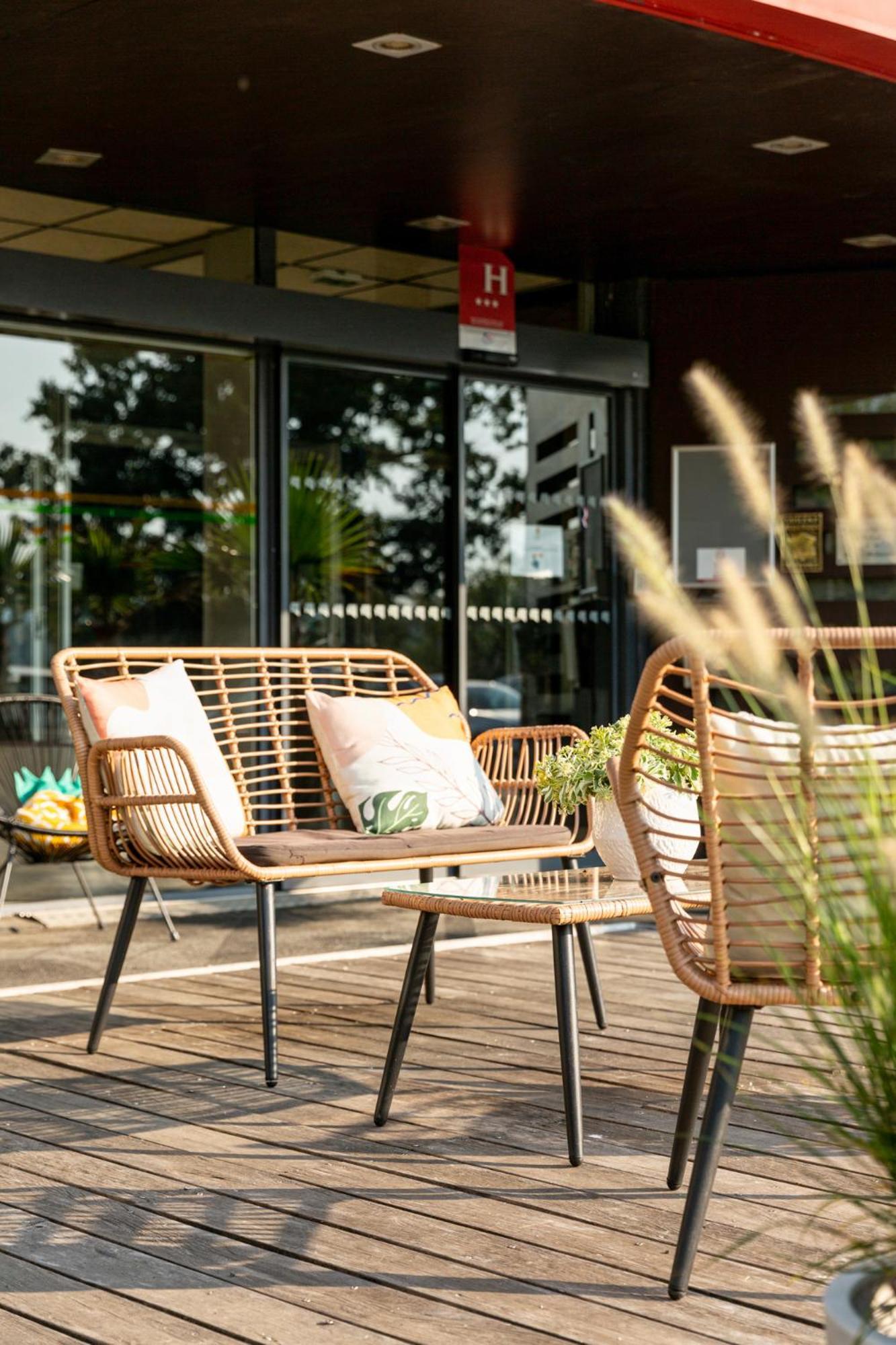 Le Trefle Hotel Порте-сюр-Гарон Екстериор снимка