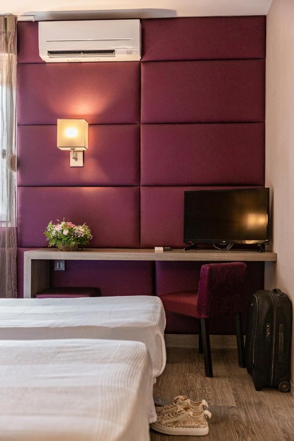 Le Trefle Hotel Порте-сюр-Гарон Екстериор снимка