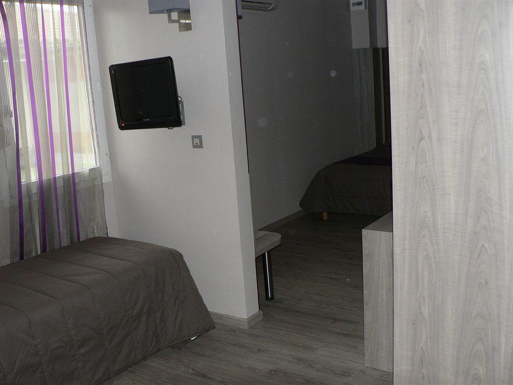 Le Trefle Hotel Порте-сюр-Гарон Екстериор снимка