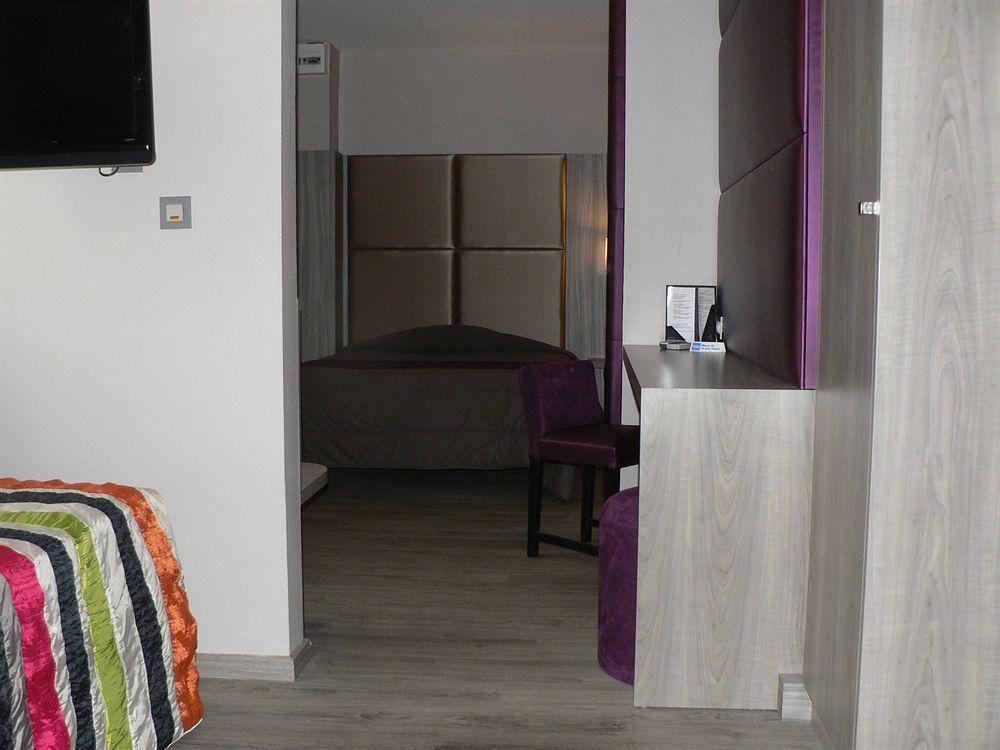 Le Trefle Hotel Порте-сюр-Гарон Екстериор снимка
